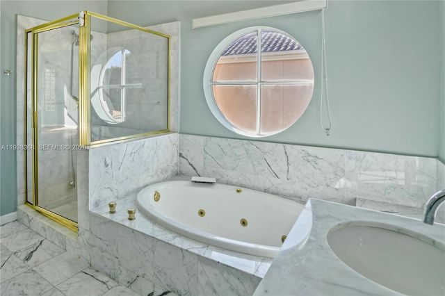 3728 NE 208th Ter, Aventura, FL 33180