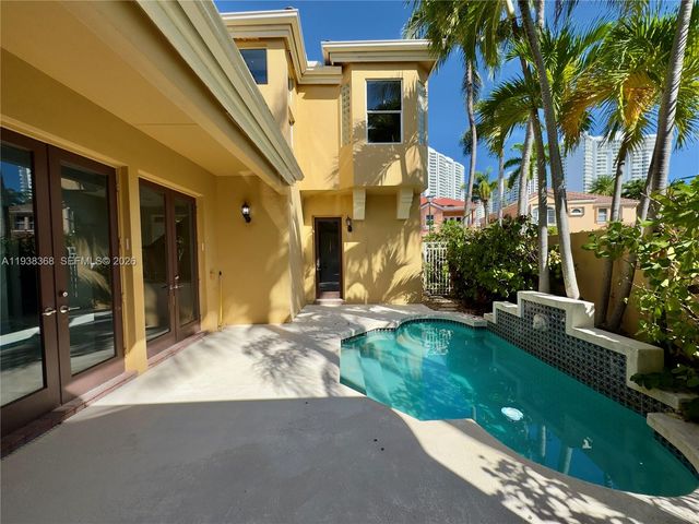 3728 NE 208th Ter, Aventura, FL 33180