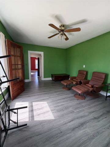 166 STRAITH ST, Staunton, VA 24401