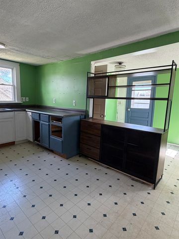 166 STRAITH ST, Staunton, VA 24401