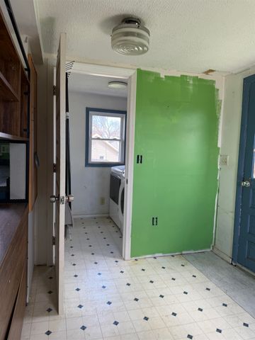 166 STRAITH ST, Staunton, VA 24401