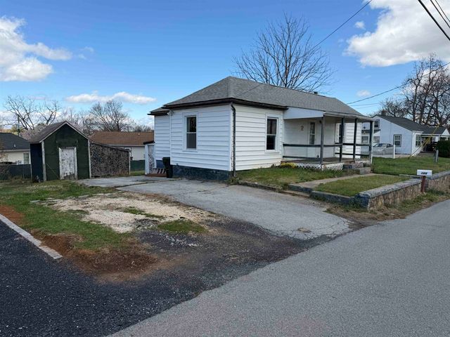 166 STRAITH ST, Staunton, VA 24401