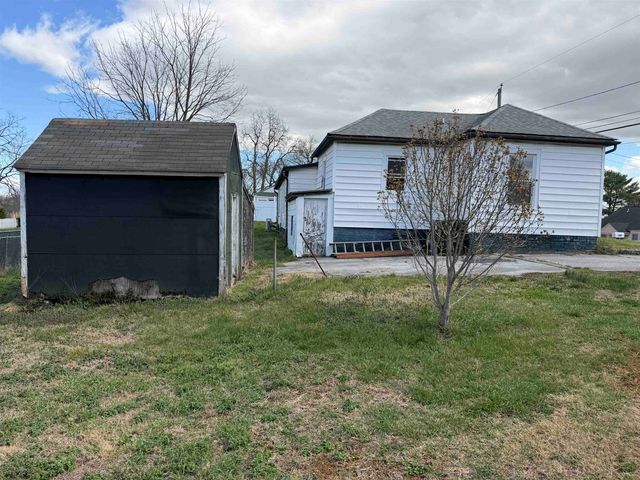 166 STRAITH ST, Staunton, VA 24401