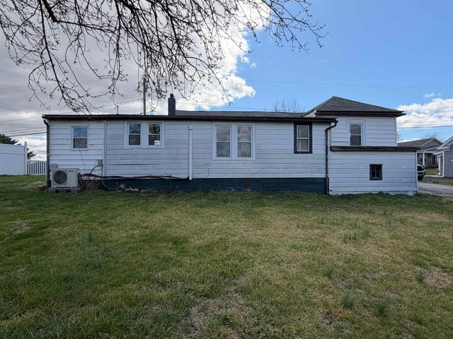 166 STRAITH ST, Staunton, VA 24401