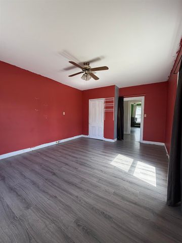 166 STRAITH ST, Staunton, VA 24401