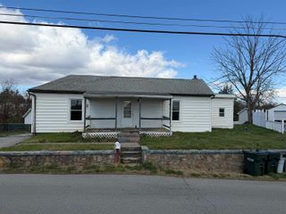 166 STRAITH ST, Staunton, VA 24401