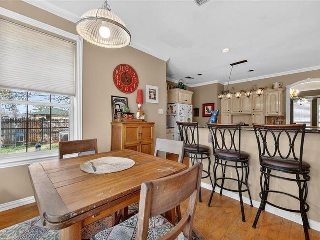 1704 S Bowen Road, Pantego, TX 76013