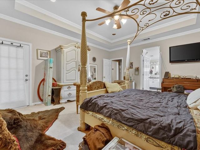 1704 S Bowen Road, Pantego, TX 76013