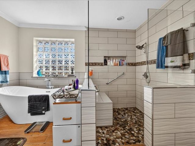 1704 S Bowen Road, Pantego, TX 76013