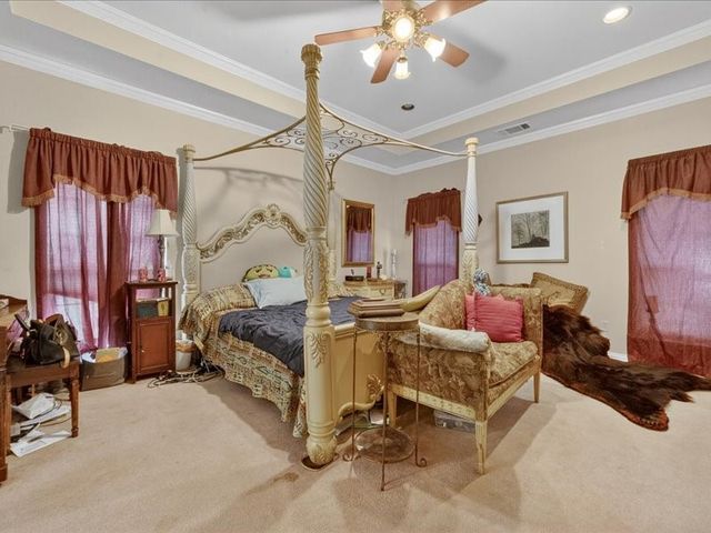 1704 S Bowen Road, Pantego, TX 76013