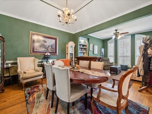 1704 S Bowen Road, Pantego, TX 76013