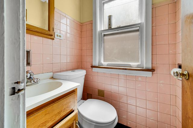 3143 N Kostner Avenue, Chicago, IL 60641