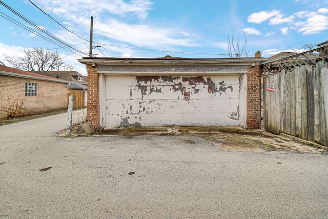 3143 N Kostner Avenue, Chicago, IL 60641