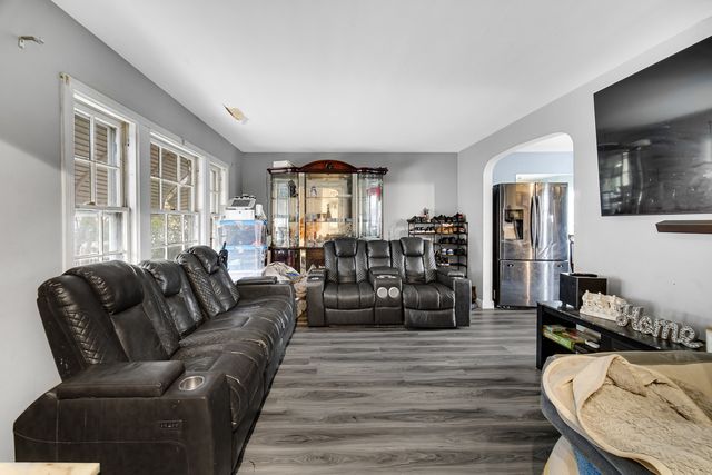 3143 N Kostner Avenue, Chicago, IL 60641