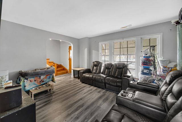 3143 N Kostner Avenue, Chicago, IL 60641