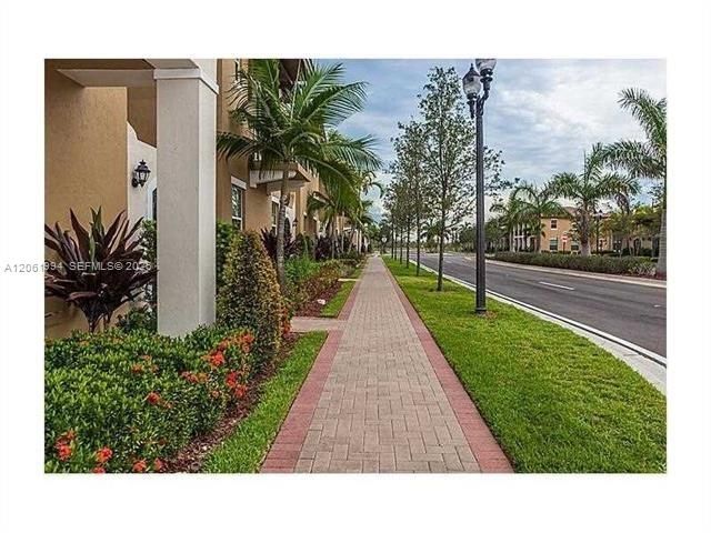 14663 SW 9th St 1810, Pembroke Pines, FL 33027