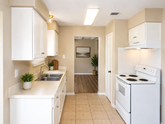 6622 Castleview Lane, Houston, TX 77489