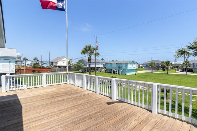 16717 Captain Hook, Jamaica Beach, TX 77554