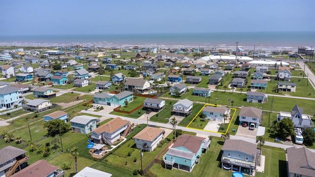 16717 Captain Hook, Jamaica Beach, TX 77554