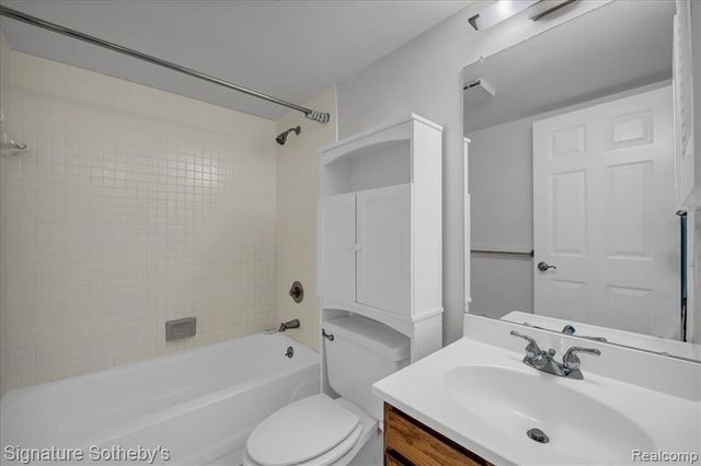 411 S Old Woodward Avenue 907, Birmingham, MI 48009