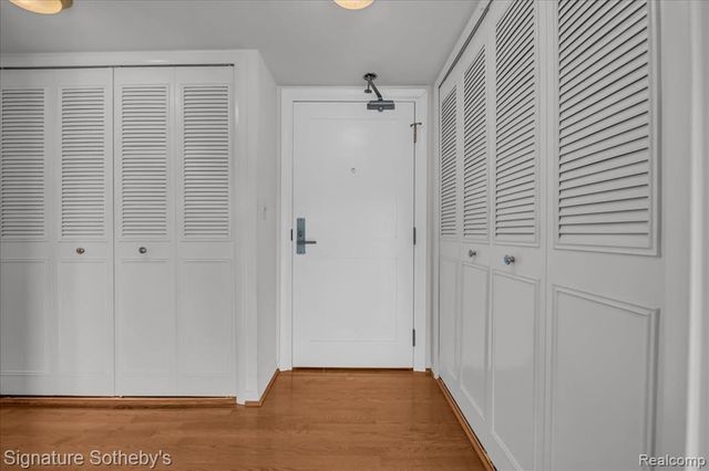 411 S Old Woodward Avenue 907, Birmingham, MI 48009