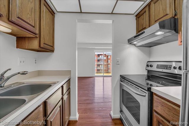 411 S Old Woodward Avenue 907, Birmingham, MI 48009