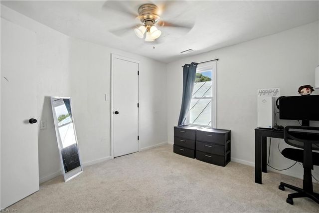 2042 Berkley AVE, Chesapeake, VA 23324
