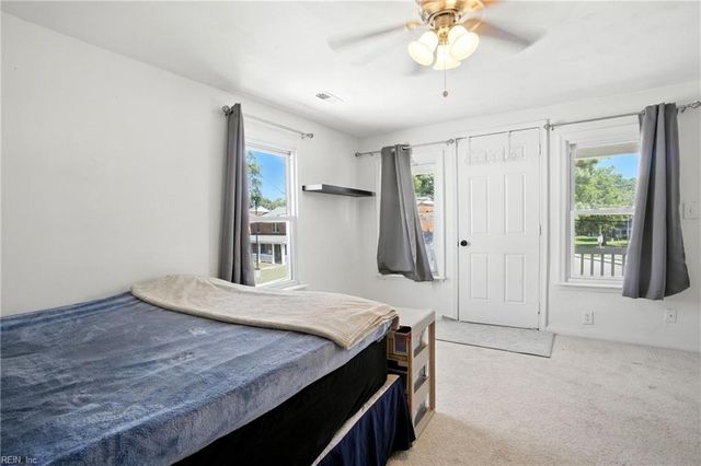 2042 Berkley AVE, Chesapeake, VA 23324