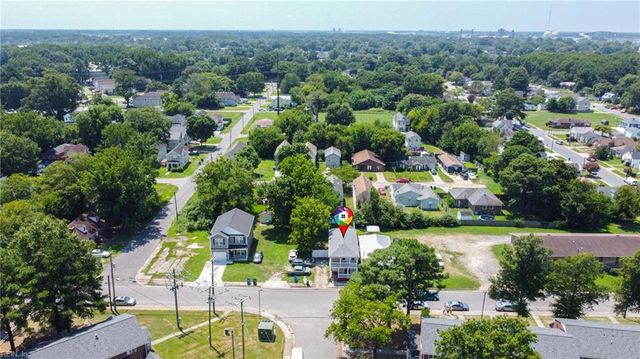 2042 Berkley AVE, Chesapeake, VA 23324