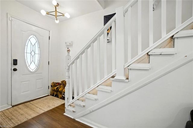 2042 Berkley AVE, Chesapeake, VA 23324
