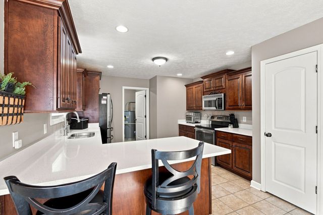 112 Eagles Nest Dr, Portland, TN 37148