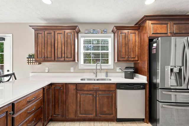 112 Eagles Nest Dr, Portland, TN 37148