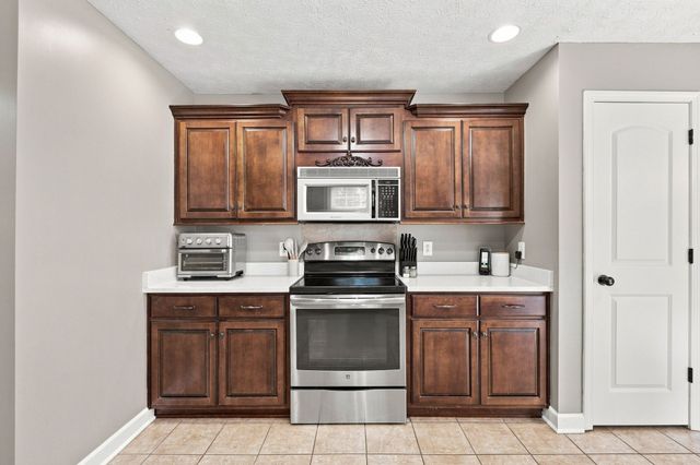 112 Eagles Nest Dr, Portland, TN 37148