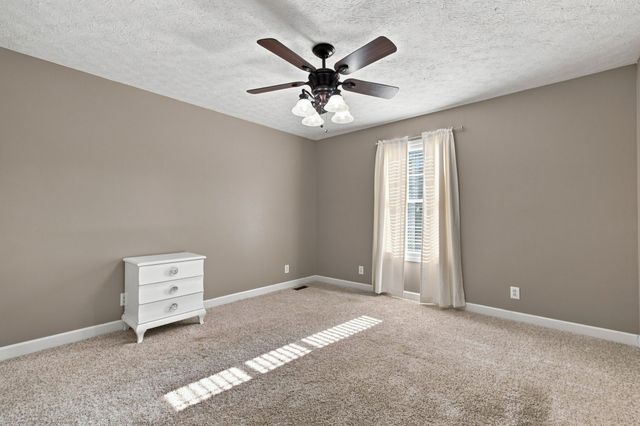 112 Eagles Nest Dr, Portland, TN 37148