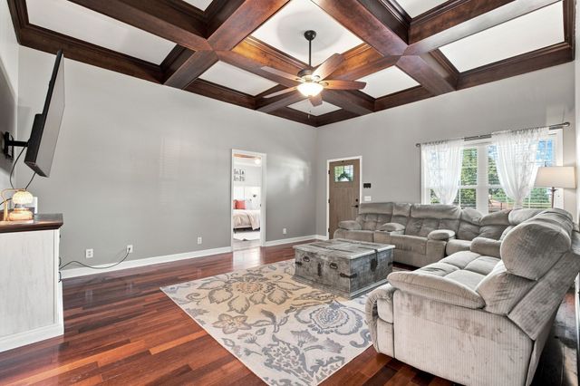 112 Eagles Nest Dr, Portland, TN 37148