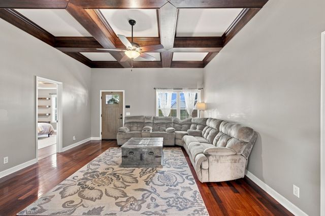 112 Eagles Nest Dr, Portland, TN 37148