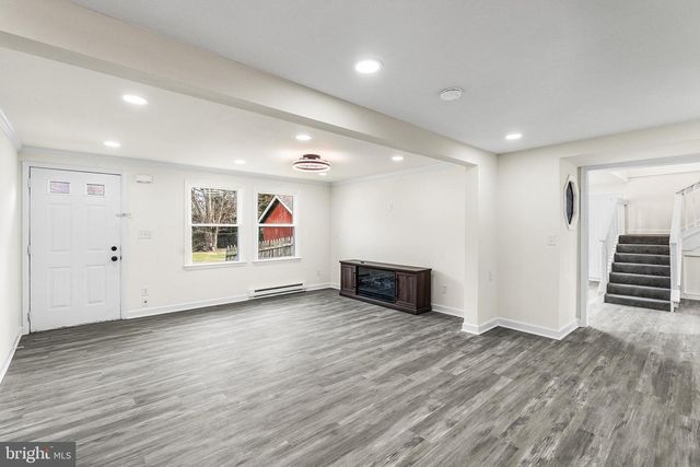 4 FARM LN, Middletown, DE 19709