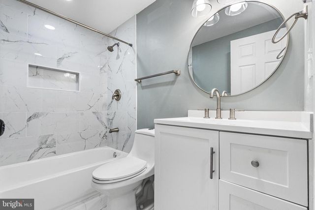 4 FARM LN, Middletown, DE 19709