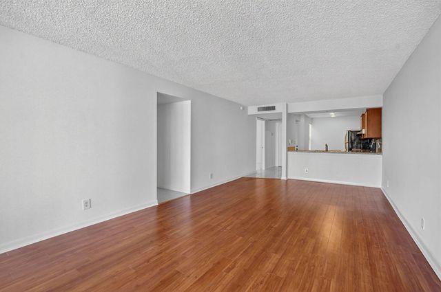 11 Royal Palm Way 3040, Boca Raton, FL 33432