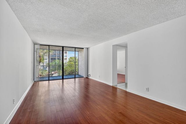 11 Royal Palm Way 3040, Boca Raton, FL 33432