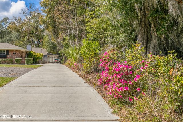 2320 HOLLY LEAF Lane, Orange Park, FL 32073
