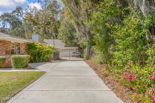 2320 HOLLY LEAF Lane, Orange Park, FL 32073