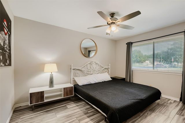 1300 Neans DR, Austin, TX 78758