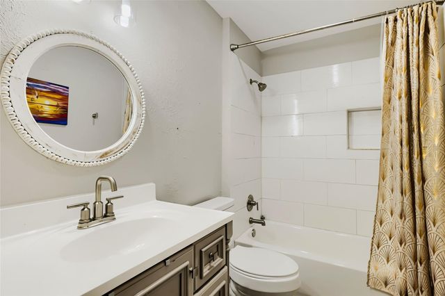 1300 Neans DR, Austin, TX 78758