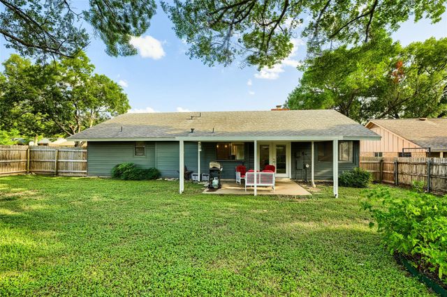 1300 Neans DR, Austin, TX 78758