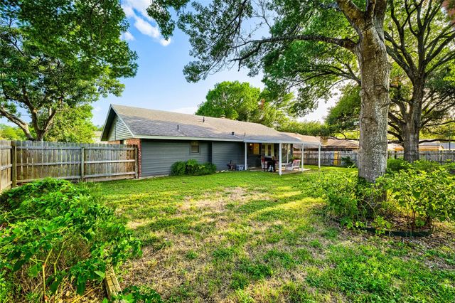 1300 Neans DR, Austin, TX 78758