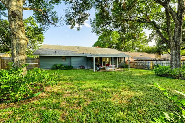 1300 Neans DR, Austin, TX 78758
