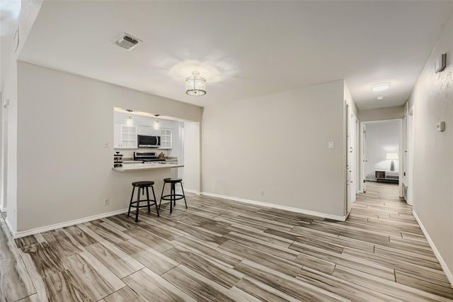 1300 Neans DR, Austin, TX 78758
