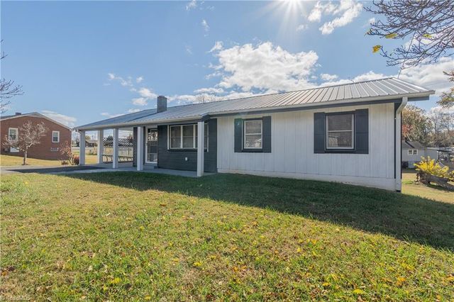 155 Calvary Drive, Mount Airy, NC 27030