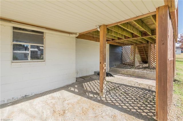 155 Calvary Drive, Mount Airy, NC 27030